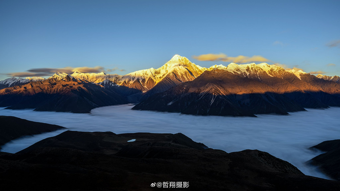 那些年我们一起拍过的日照金山微博摄影