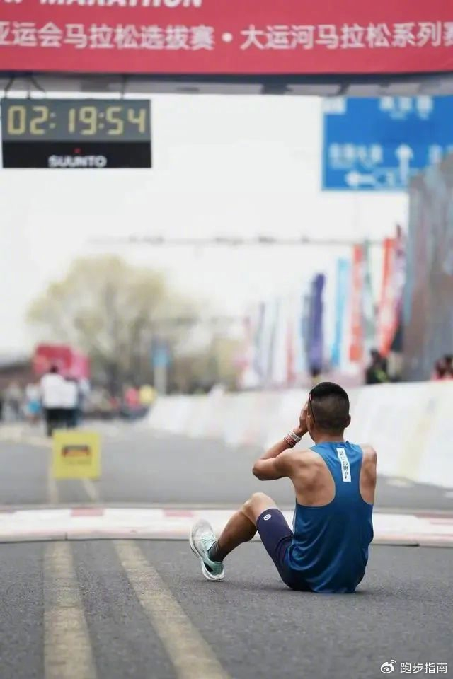 跑步界的热血传奇:王连正!如何从“草根”成为马拉松“大正”?|训练|成绩|故事|比赛|精神_新浪新闻
