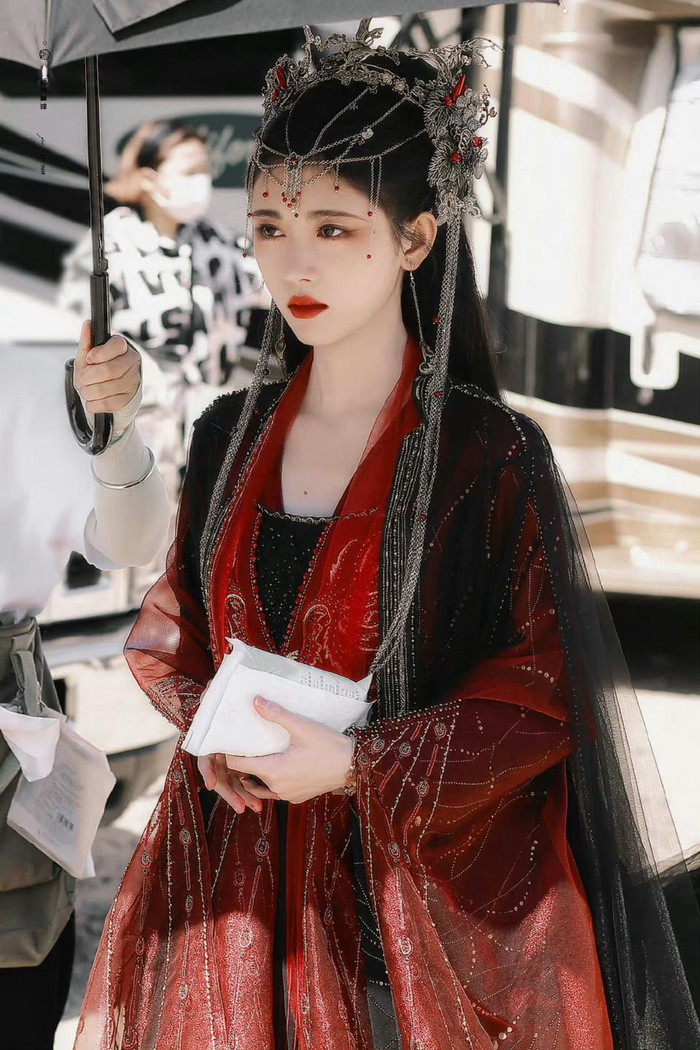 小凤凰魏枝的每套造型都各有特色……|鞠婧祎_新浪新闻