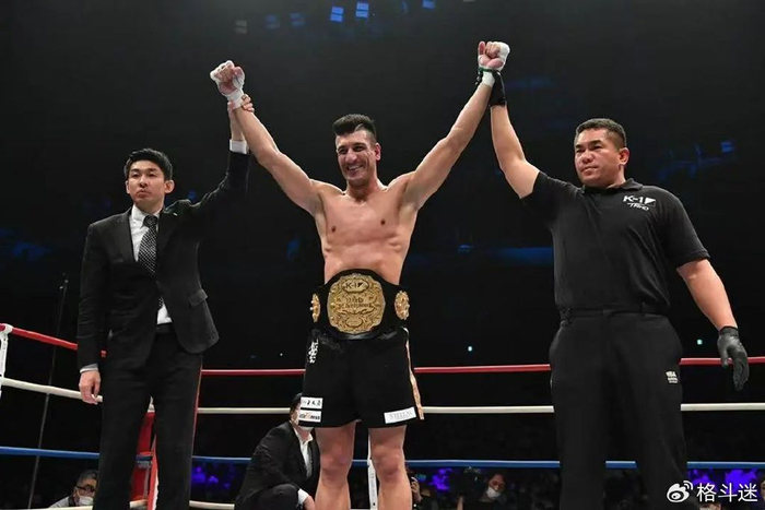 偷袭,违规,还ko裁判|刘策|希纳|金腰带_新浪新闻