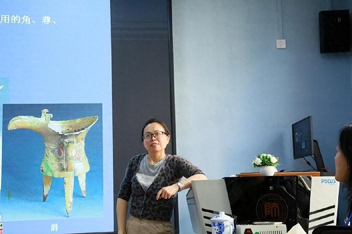 "非遗类文化与艺术鉴赏"专题讲座顺利完成|贵州|非遗|杨婷_新浪新闻