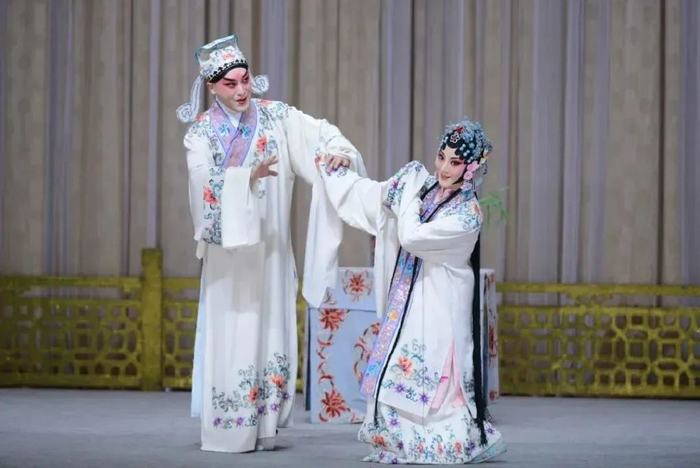 仙鹤神灯怎么样“艺”周开票 ｜ 经典电影重映、人气乐队巡演、致敬音乐会……心动不_https://www.jmylbn.com_新闻资讯_第1张