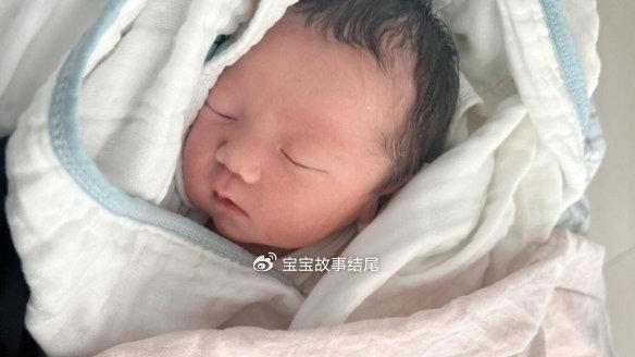 除了便便，这5个信号也能判断，宝宝是否过度喂养