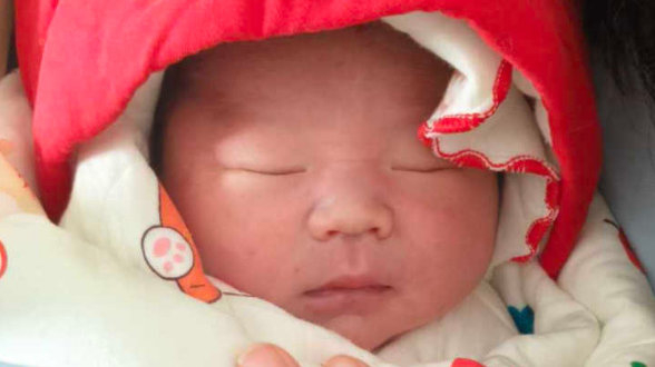 婴儿“头颅”有多脆弱？老一辈人或许不懂，妈妈要清楚