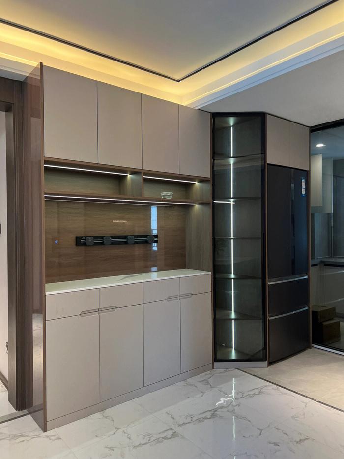 餐边柜嵌入式冰箱设计一体化更省空间更美观