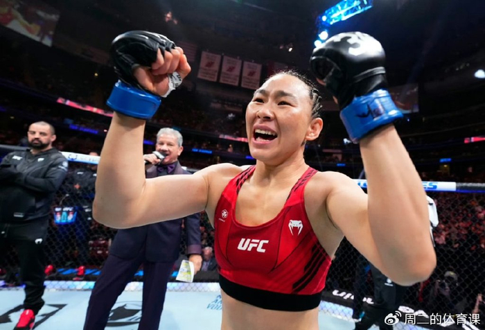 张伟丽"卫冕"女子草量级冠军!