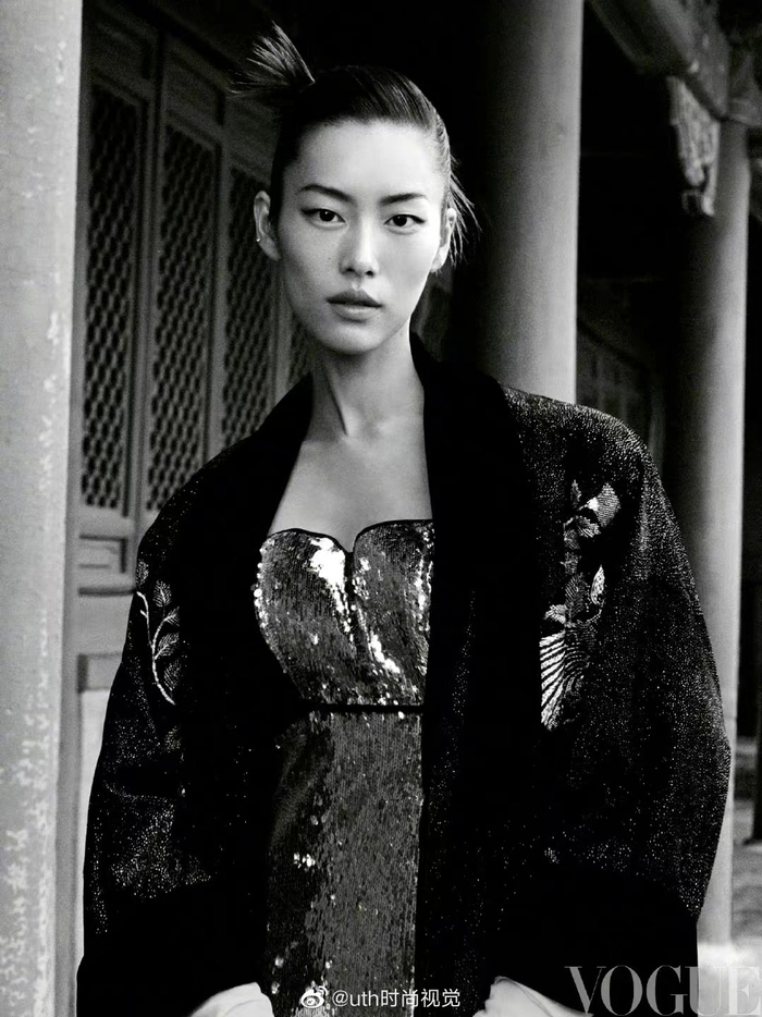 VOGUE,刘雯的故宫大片,每一件服饰都蕴含中国元素……
