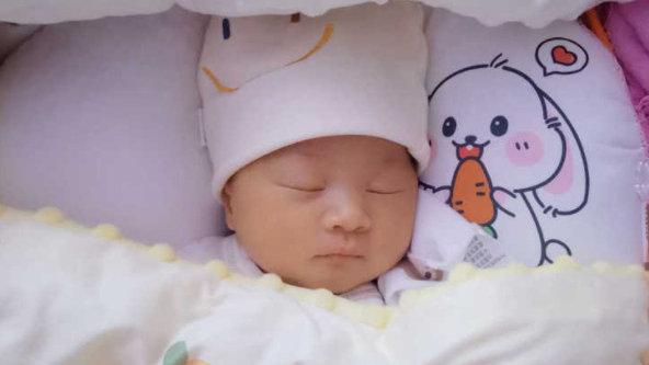 生完孩子，家庭幸福指数高的5个特征，对比下，心里有底
