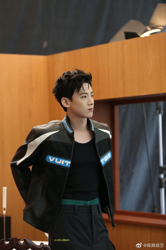 白敬亭杂志花絮照大放送