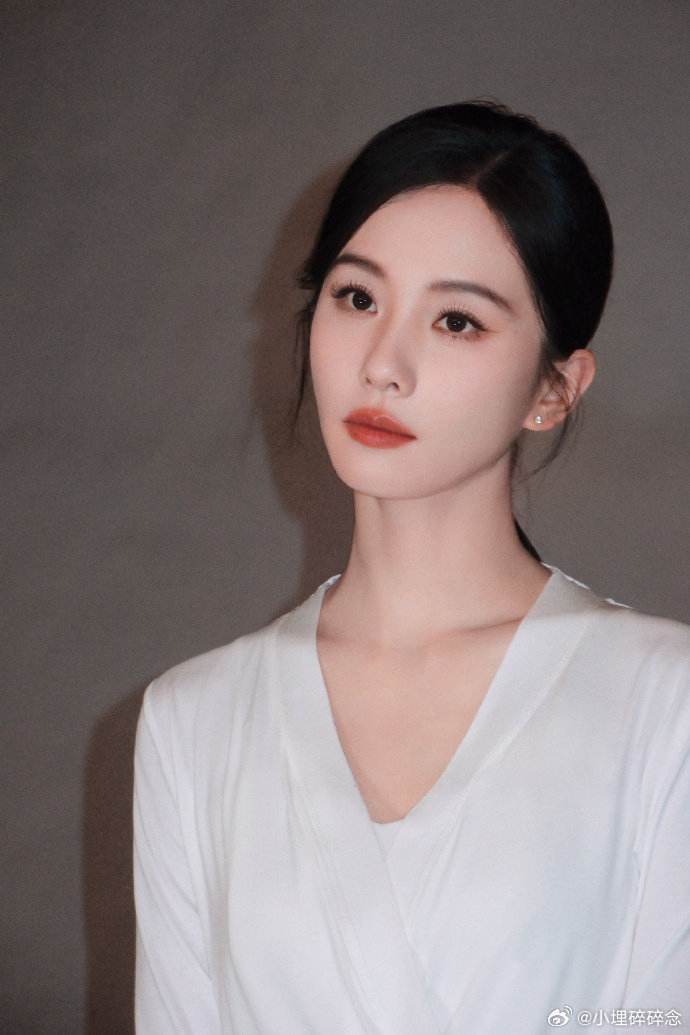 来自诗诗的520营业照 我的白月光老婆 好优雅好有气质