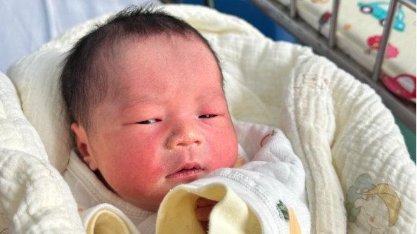 长得不像妈妈，也不像爸爸？宝宝颜值，是怎样决定的？