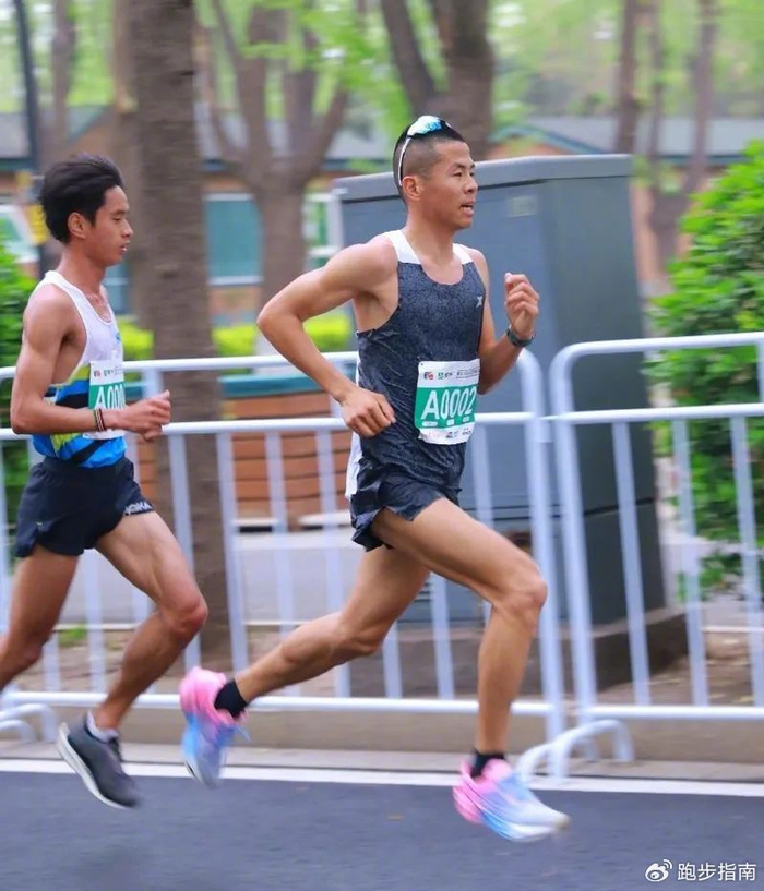 跑步界的热血传奇:王连正!如何从“草根”成为马拉松“大正”?|训练|成绩|故事|比赛|精神_新浪体育_新浪新闻