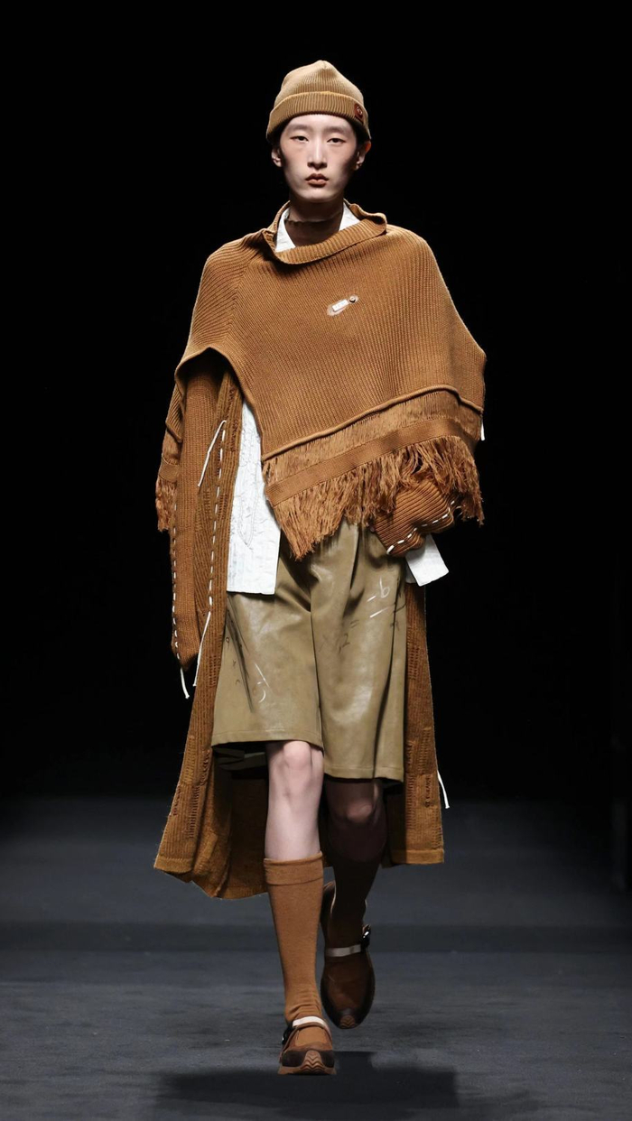 看得见的美好2024年秋冬,the zrsh以「暮色剧场」为题,秀场中将服装与