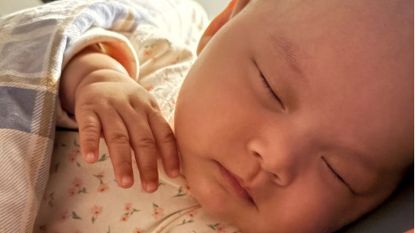 新手妈妈“3做3不做”，宝宝不胀气，大脑发育会更好