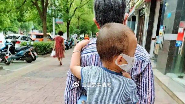 “假带娃”看似很尽心，实则却很危险，家长们要自检
