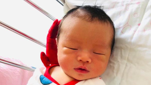 2个宝宝，有安全感和没安全感，差距也很明显