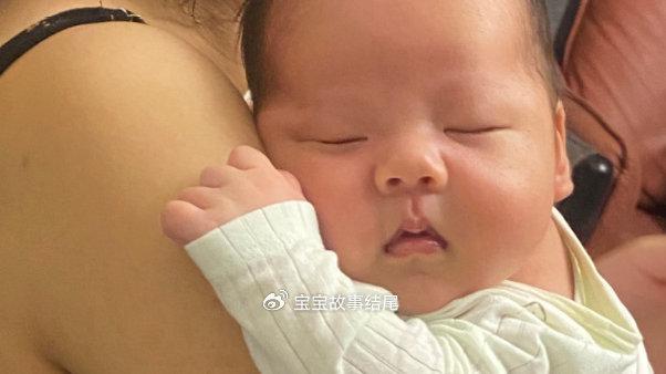 吃奶粉爱发胖，不见得是好事，妈妈别不以为然