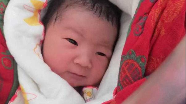 婴儿0-3月龄发育攻略，有5个发育特征，70%妈妈疏忽