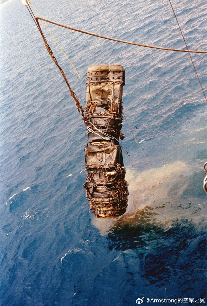 sr71974号的坠机残骸打捞