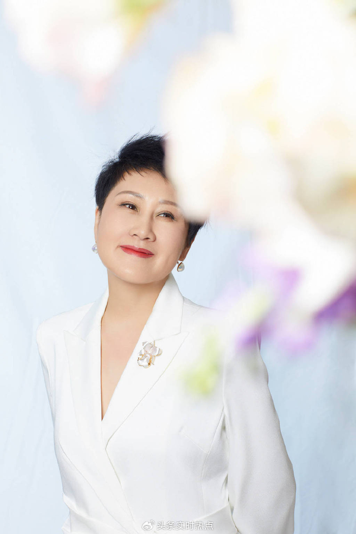 德艺双馨演员凯丽亮相m榜荣誉之夜 彰显口碑影响力传递文艺正能量