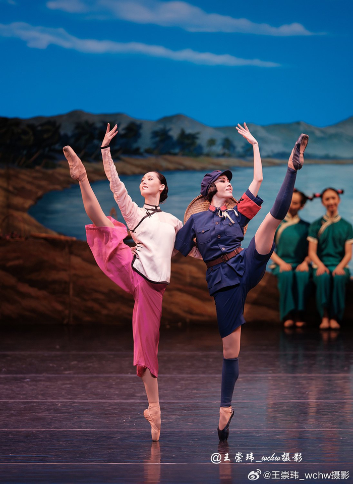 发几张用富士中画幅拍摄的中芭本月在天桥剧场演出的经典芭蕾舞剧