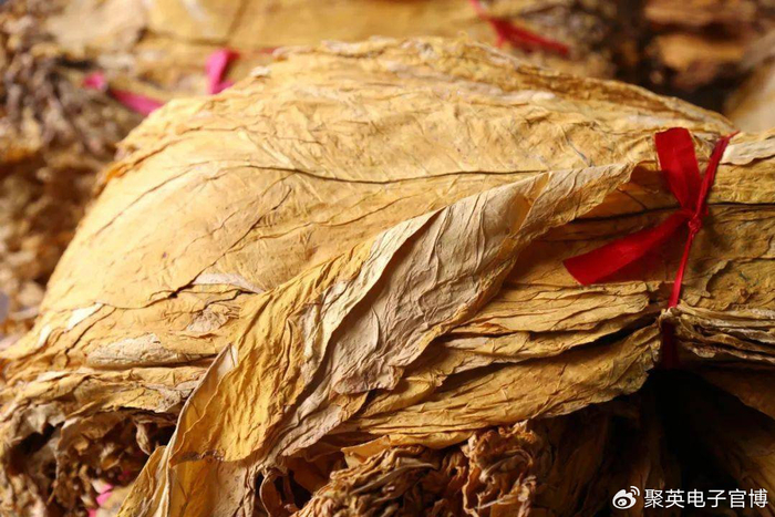 在同一组内,依据一定的分级因素对烟叶进行的质量的划分称为分级.