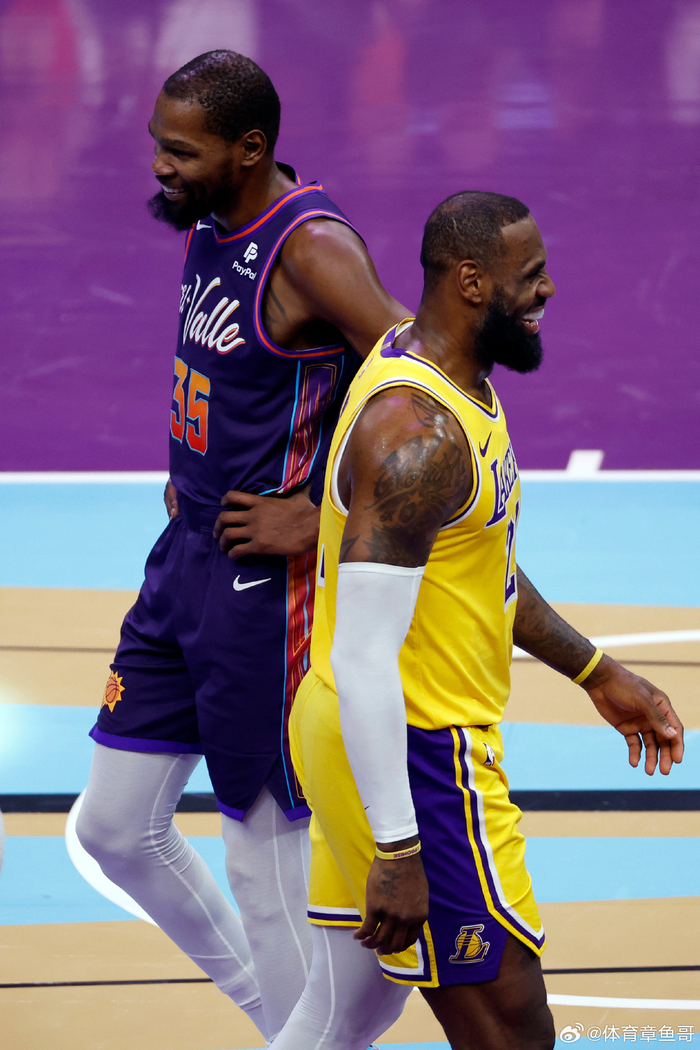 嗯……是特别的一天,詹姆斯杜兰特隔空对话,是一起被打爆的日子__财经