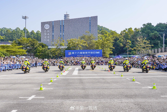 直击2023深圳警营开放日铁骑摩托车技能表演