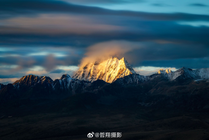 那些年我们一起拍过的日照金山微博摄影