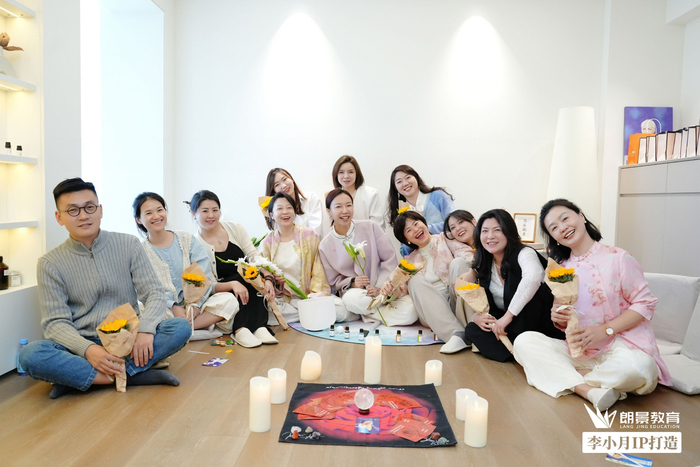 举办了成都线下沙龙跟学员们见面也很开心