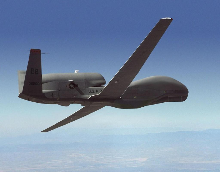 美国海军采购4架MQ-4C，性能力压“全球鹰”，未来还要买68架_新浪新闻