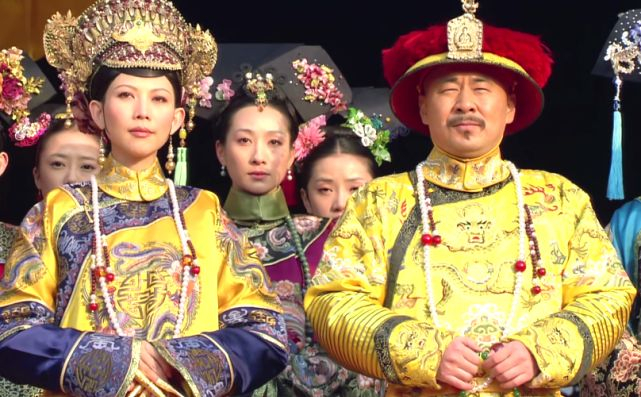 甄嬛传皇后的剪秋知道华妃的颂芝被皇上宠幸她是不是羡慕了