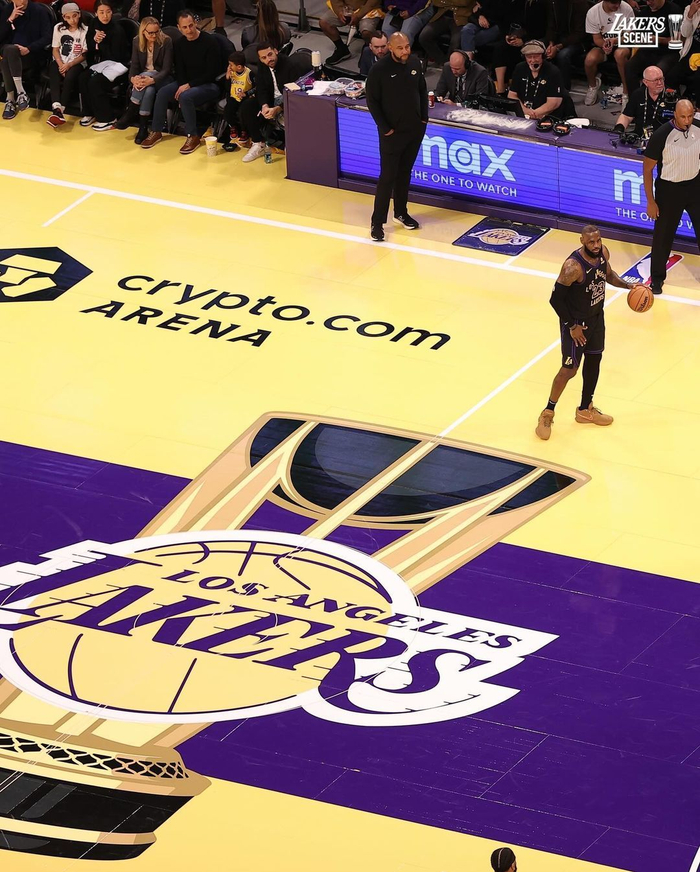 湖人主场131:99战胜爵士,nba季中锦标赛小组赛4战全胜!
