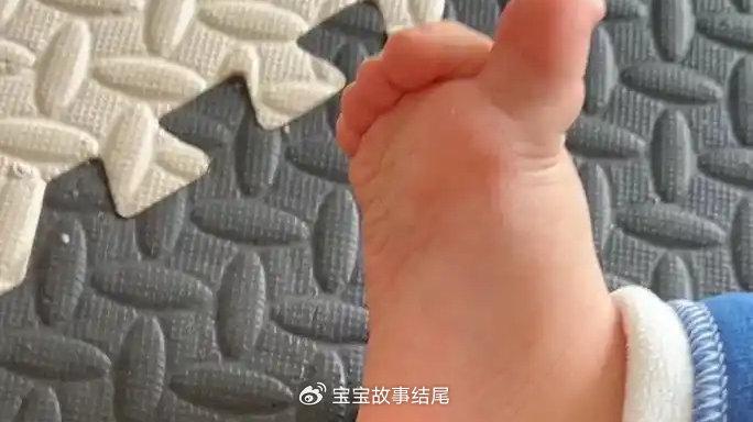 孩子“光脚丫”真的很好，0-3月龄，可谓没有任何坏处