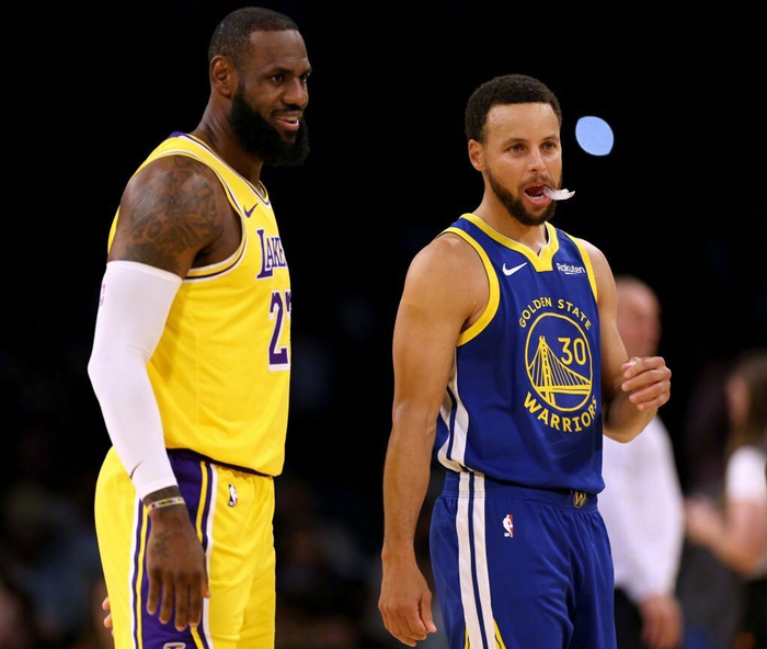NBA季前赛勇士129-125险胜湖人,两队今天打的还挺焦灼……