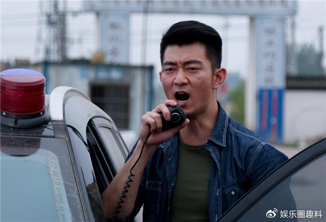 悬疑电影《竞时出击》定档11月27日,王韬魏小欢深陷器官捐献迷局__财经头条__新浪财经