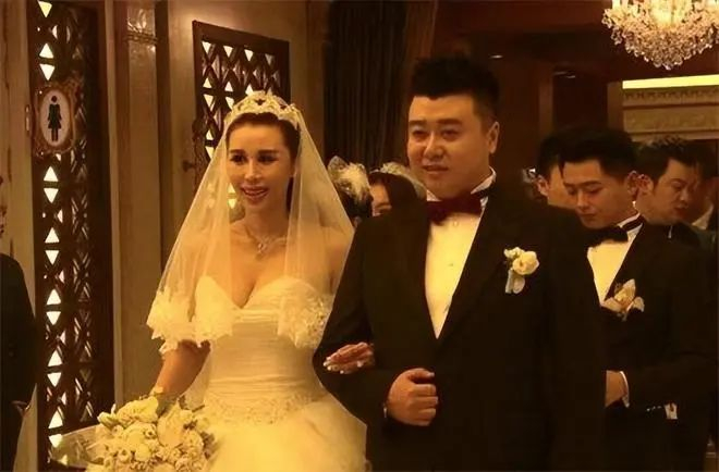 马琳与张宁益离婚12年：他迎娶瑜伽女神，她嫁给高管移居美国