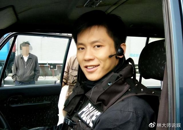 李晨综艺受伤敬业历史回顾_容易受伤的男人李晨_李晨奔跑吧脖子红印记否认新恋情