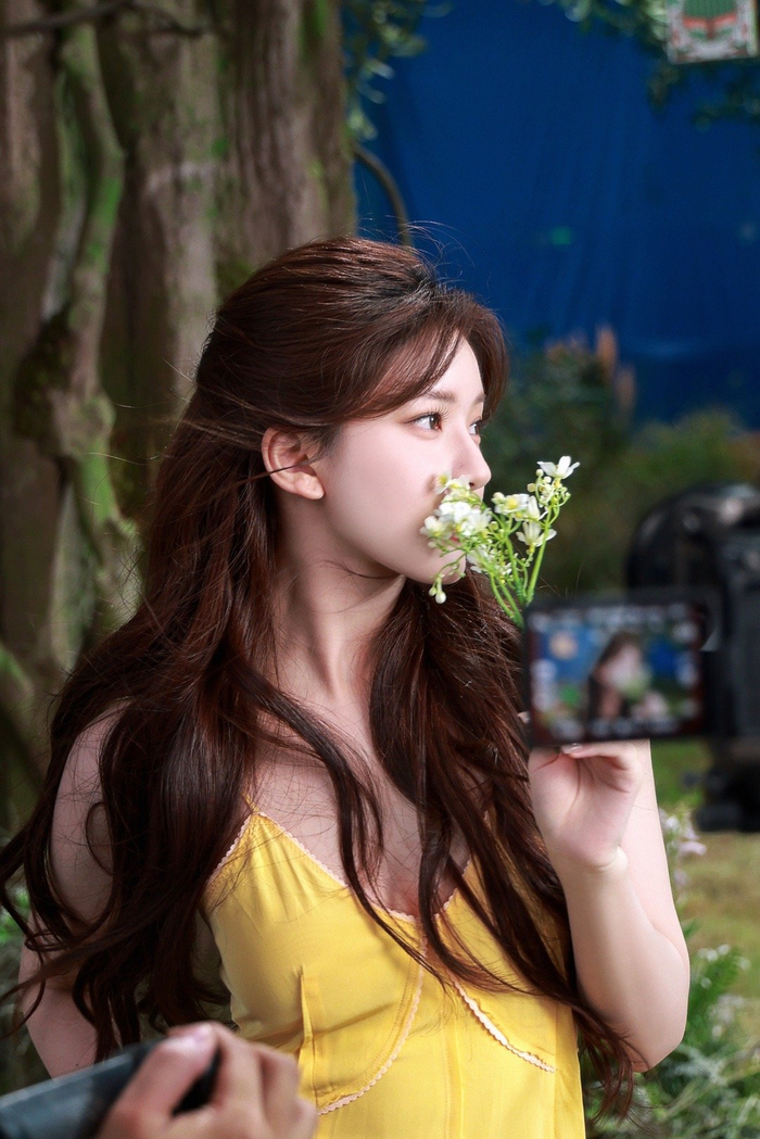 赵露思拍摄花絮图好美啊露思