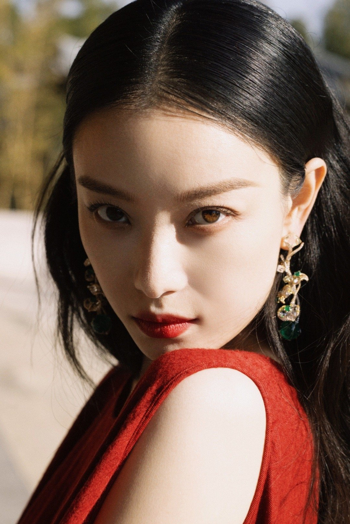 倪妮写真枫叶红