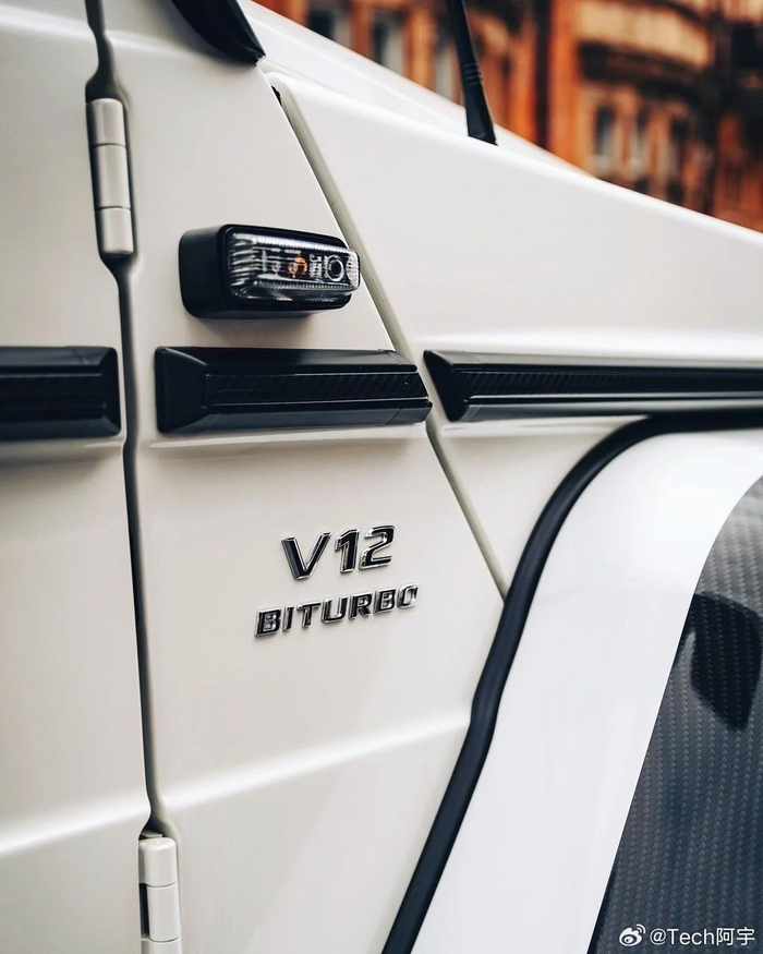 每天认识一辆车地表最强大奔奔驰迈巴赫g650landaulet最低售价1800w起