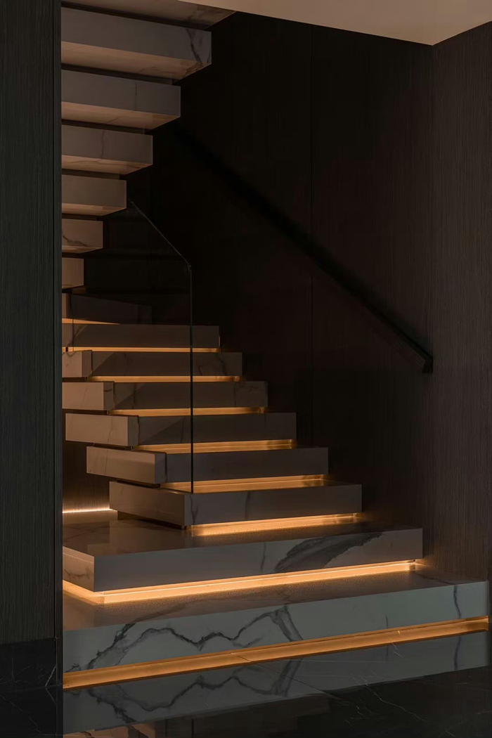 堆叠楼梯很贵别轻易尝试