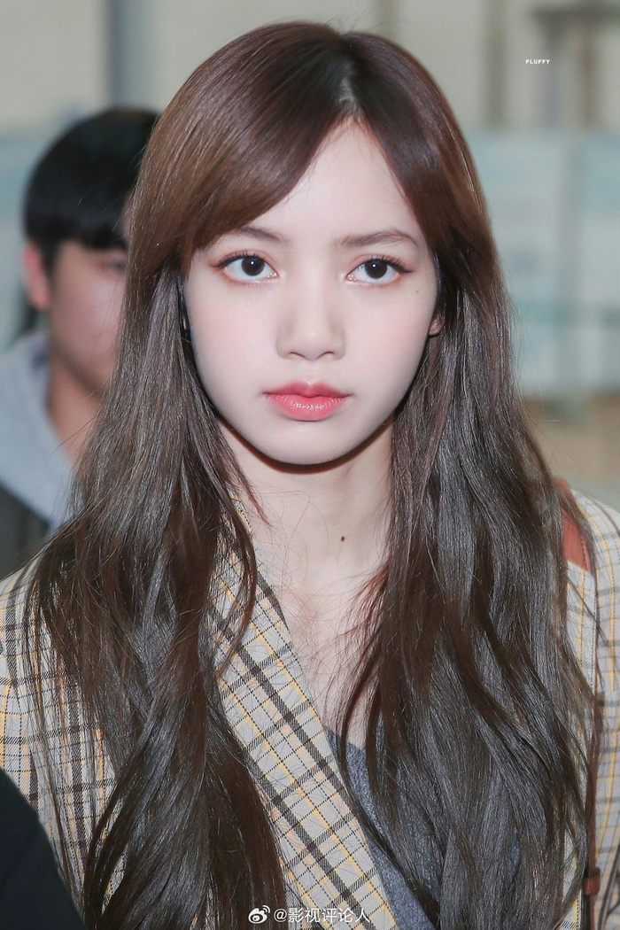 无刘海也超级漂亮自信闪耀的辣lisa