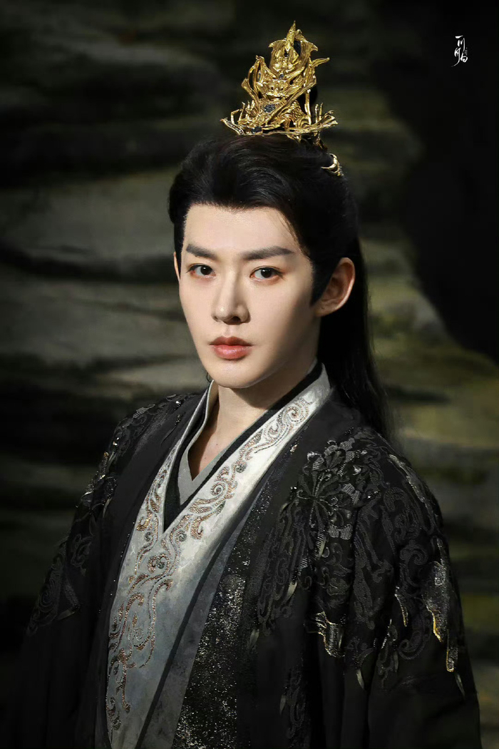 提到邓为,那就一起来看一下邓为近期剧照,帅呆