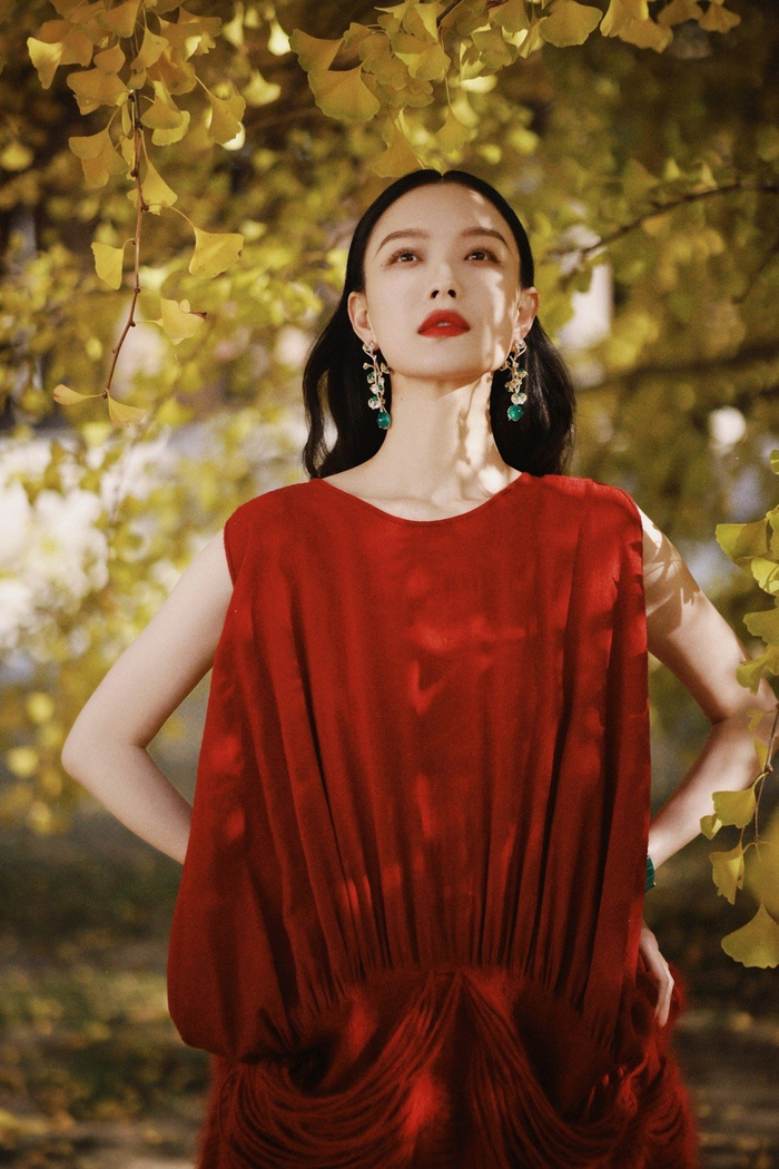 倪妮写真 枫叶红