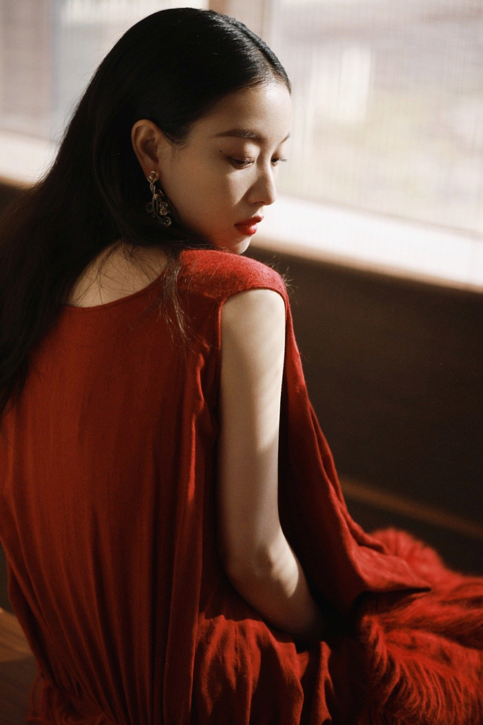 倪妮写真枫叶红