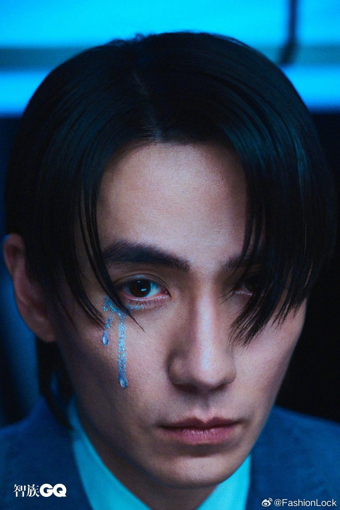 朱一龙丨智族gq三月刊封面蓝色西装冷冽气场平静斯文又疯感十足