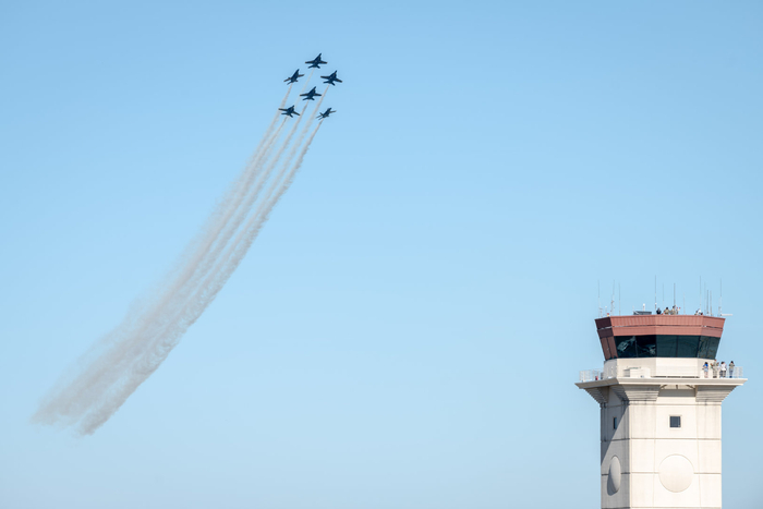 特拉维斯空军基地举行的 〃索拉诺上空之翼 〃飞行表演和开放日活动|