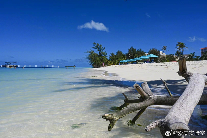 塞班的海&小镇 欢乐的人们 这里是塞班呀🌊 一个欢乐的地方 来自美