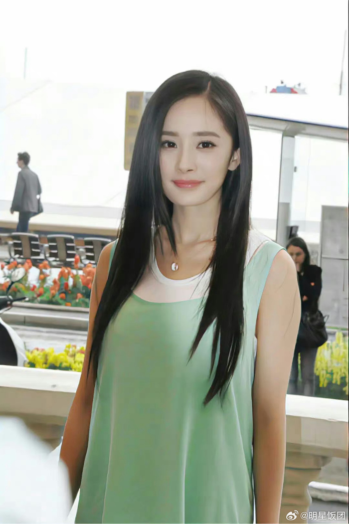 杨幂和周迅早期的同框合照,勾起了我们对那个时期的无限遐想